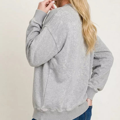 Casual streetwear outfit styling with a sleet grey Zenana acid wash crewneck sweatshirt from Solazura Boutique