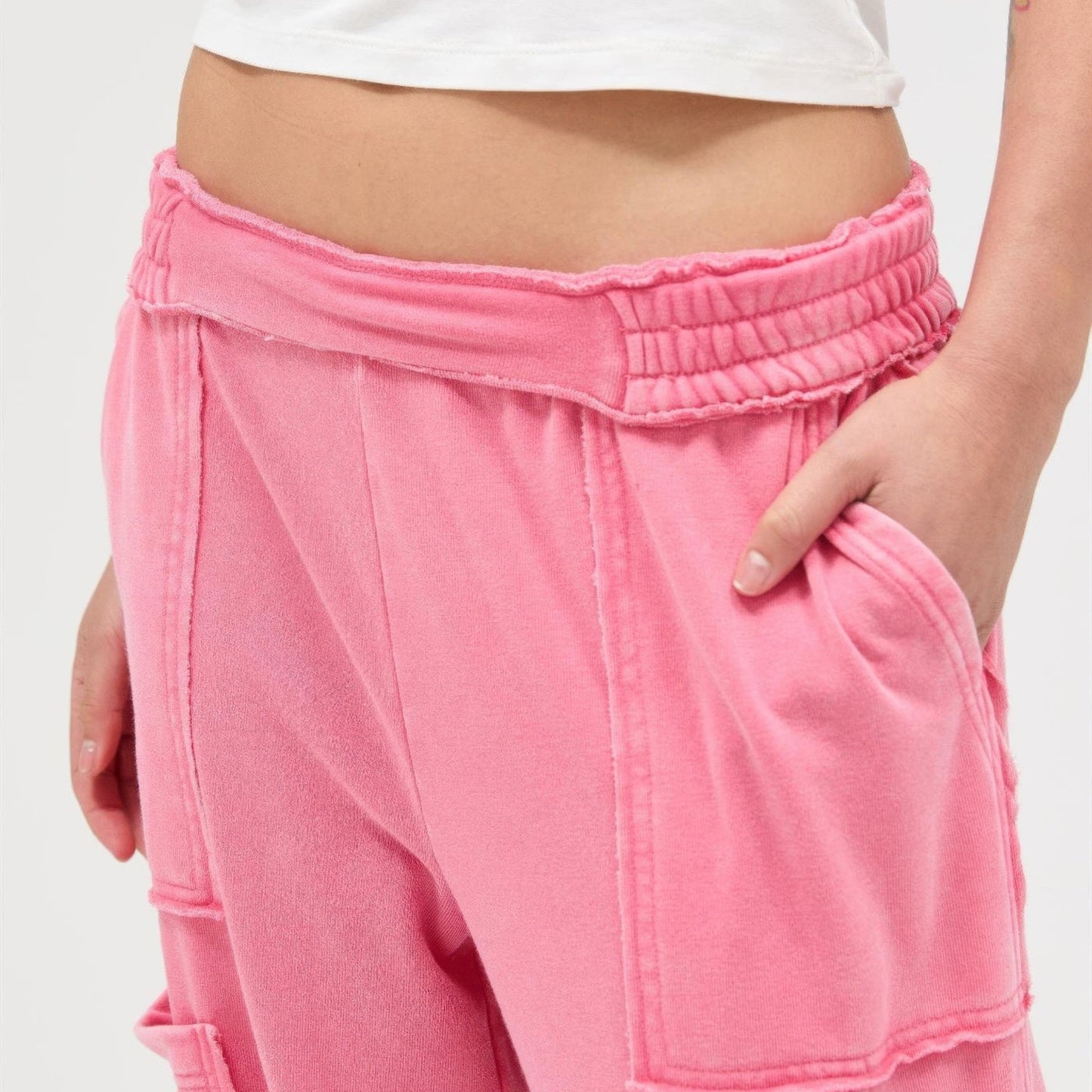 Mineral Wash Wide Leg Cargo Pants in Taffy Pink - pocket View
