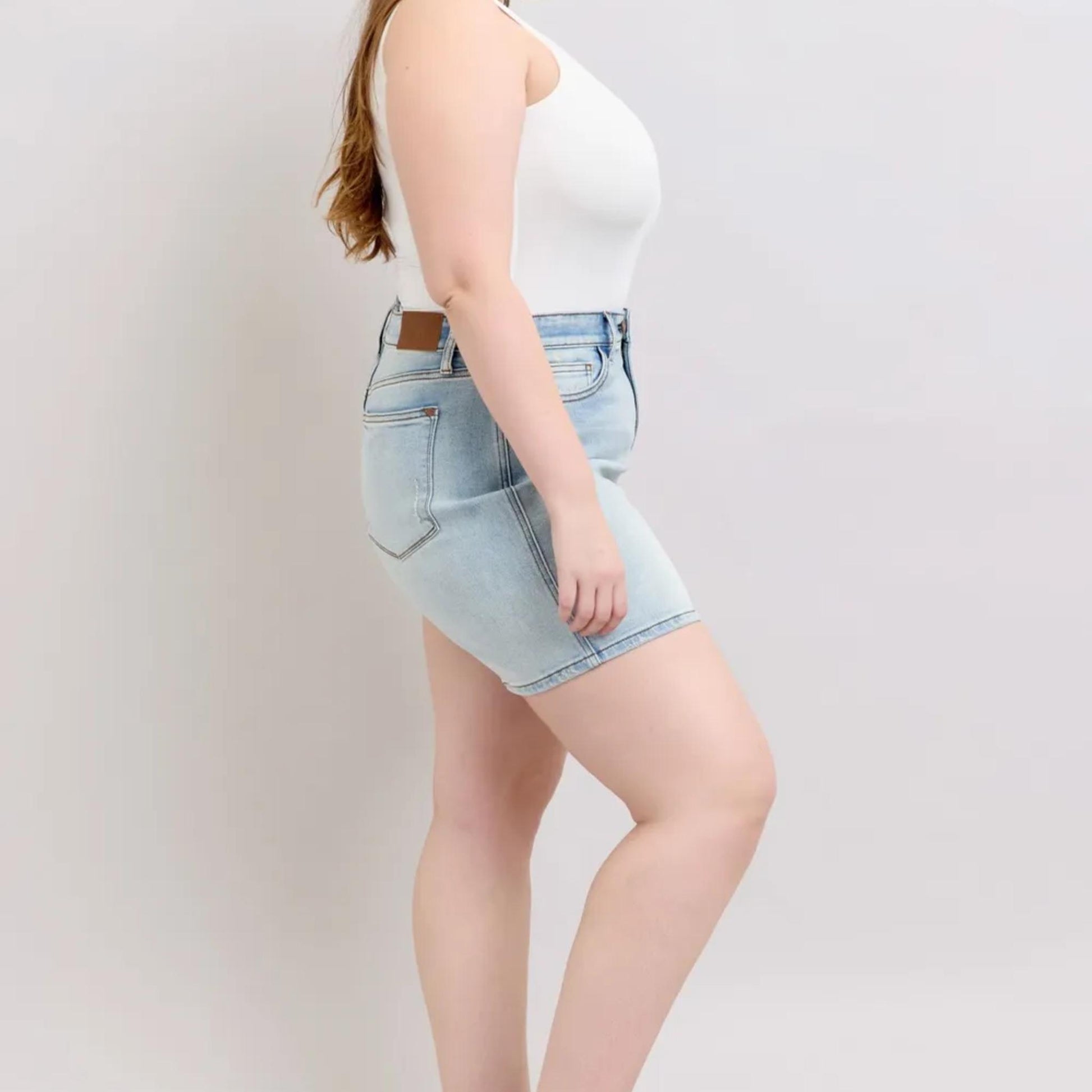 Alternate angle of the Judy Blue light wash 2-button shorts.